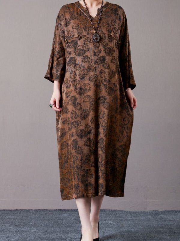 Vintage-Inspired Brown Floral Maxi Dress - Image 3