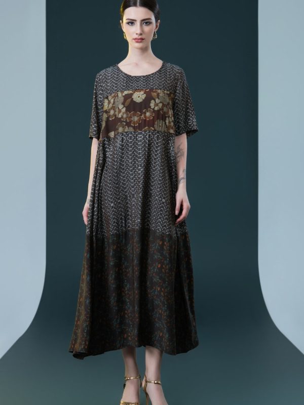 Elegant Bohemian Floral Maxi Dress - Image 3