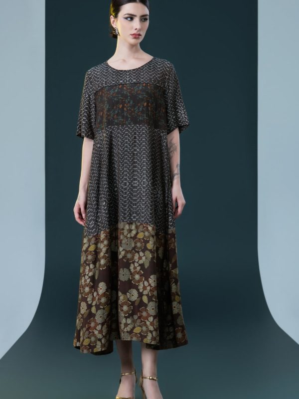Elegant Bohemian Floral Maxi Dress - Image 9