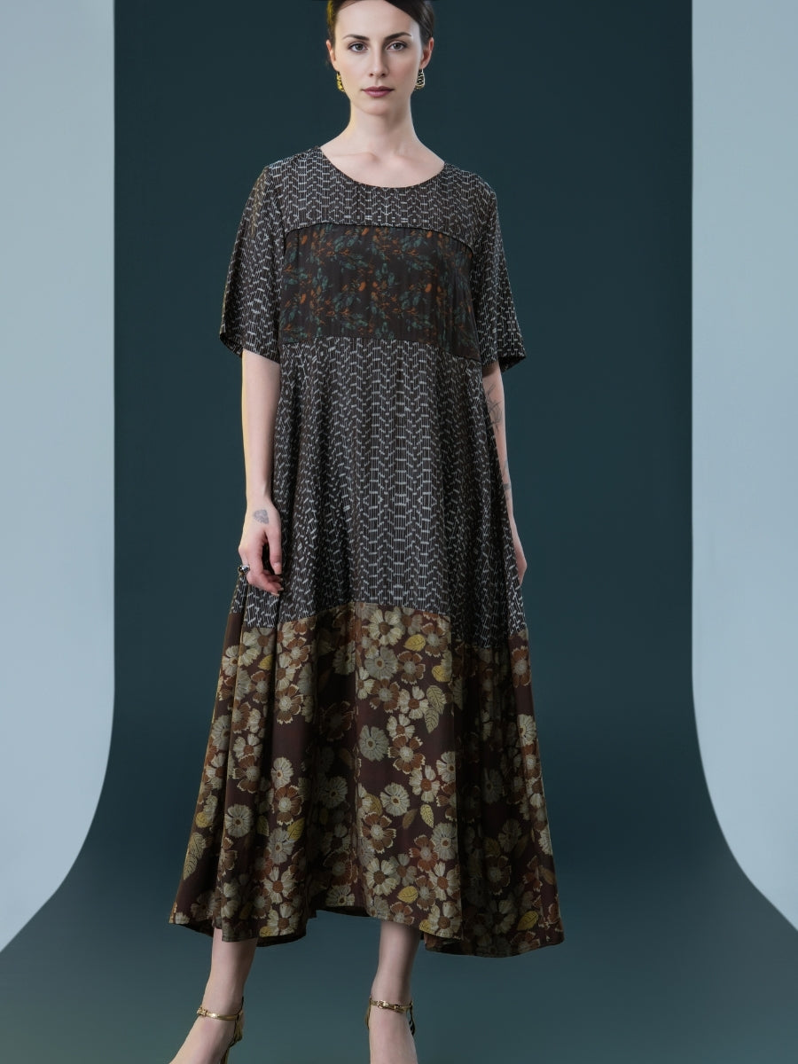 Elegant Bohemian Floral Maxi Dress - Image 2