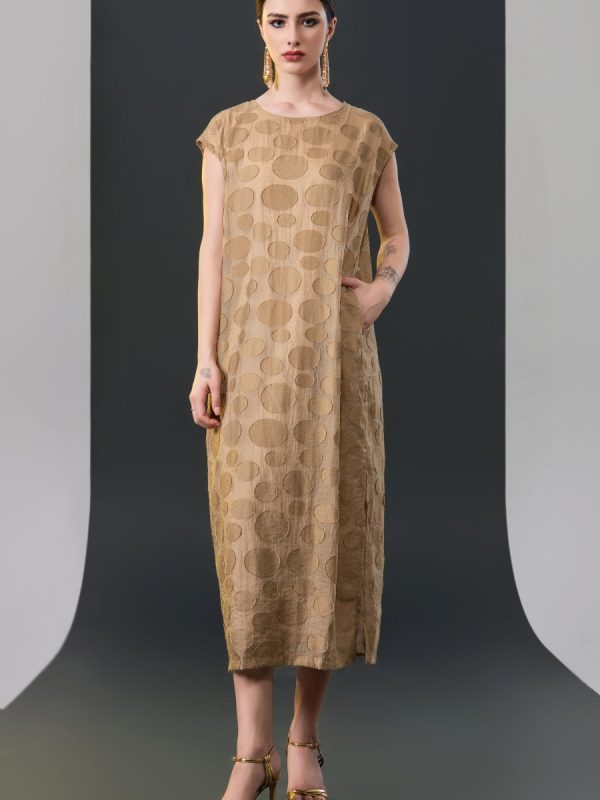 Chic Brown Sleeveless Maxi Dress with Polka Dot Texture - Image 15