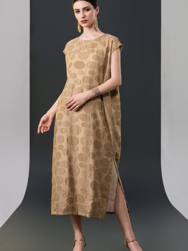 Chic Brown Sleeveless Maxi Dress with Polka Dot Texture - Image 16