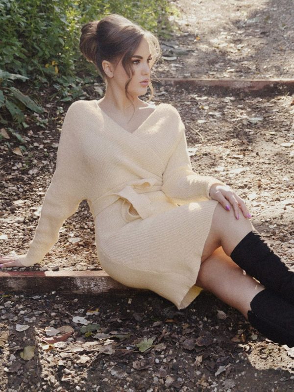 Chic V Neck Sweater Dress With Belt - Image 28