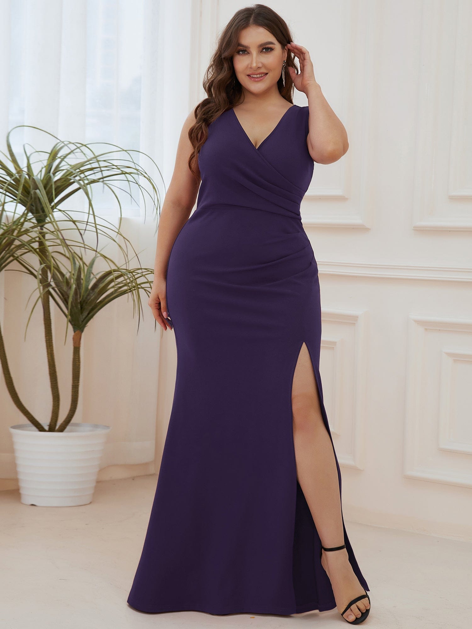 Elegant Deep V-Neck Split Pencil Evening Dress for Plus Sizes - Image 23