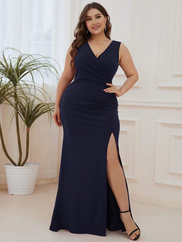 Elegant Deep V-Neck Split Pencil Evening Dress for Plus Sizes - Image 10