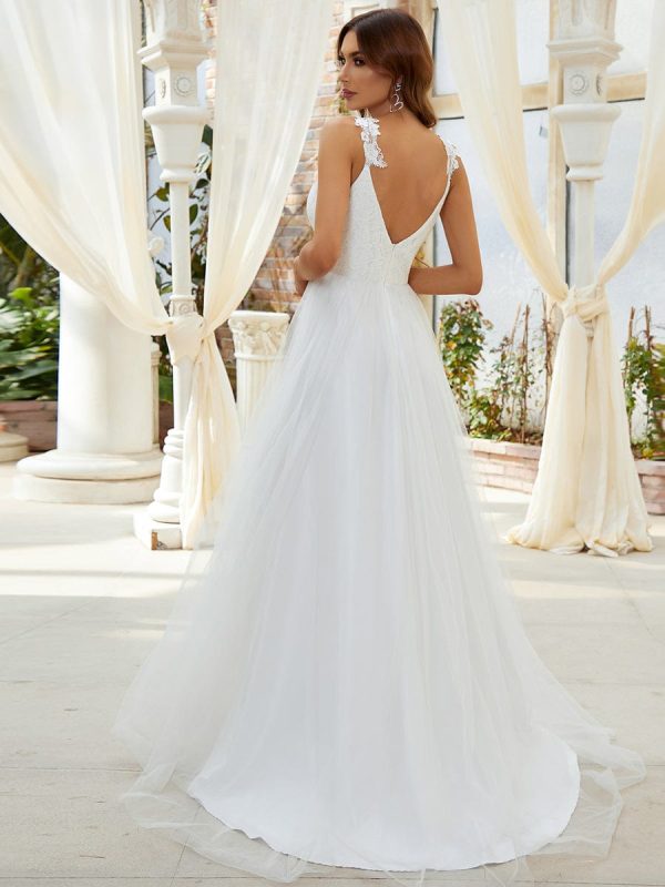 Elegant Lace Tulle Wedding Gown with Double V-Neck - Image 3