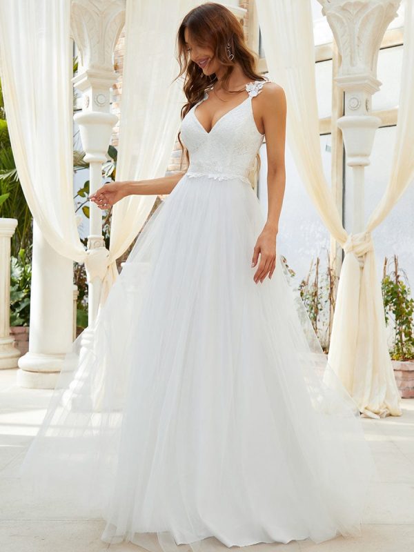 Elegant Lace Tulle Wedding Gown with Double V-Neck - Image 4