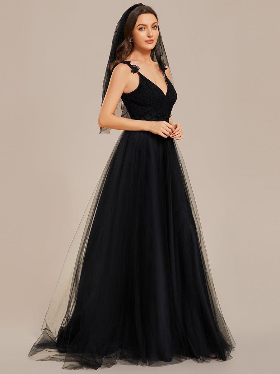 Elegant Lace Tulle Wedding Gown with Double V-Neck - Image 8