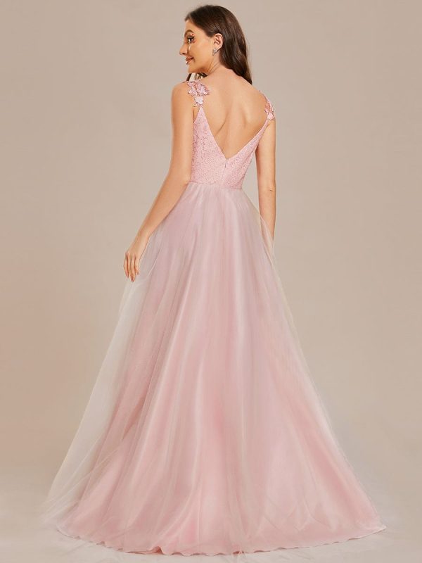 Elegant Lace Tulle Wedding Gown with Double V-Neck - Image 13
