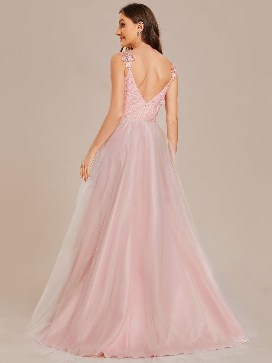 Elegant Lace Tulle Wedding Gown with Double V-Neck - Image 13