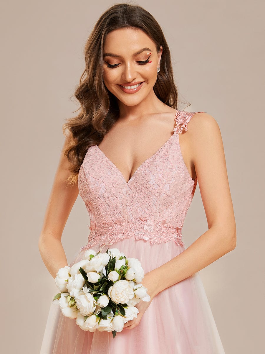 Elegant Lace Tulle Wedding Gown with Double V-Neck - Image 16