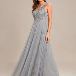 Elegant V-Neck Sleeveless Wholesale Evening Gown with Applique Detail