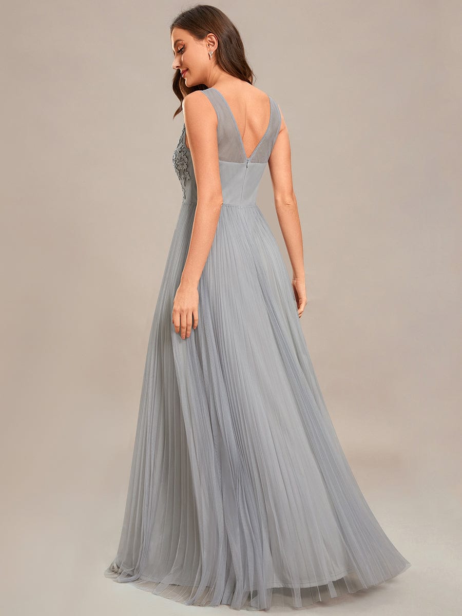 Elegant V-Neck Sleeveless Wholesale Evening Gown with Applique Detail - Image 5